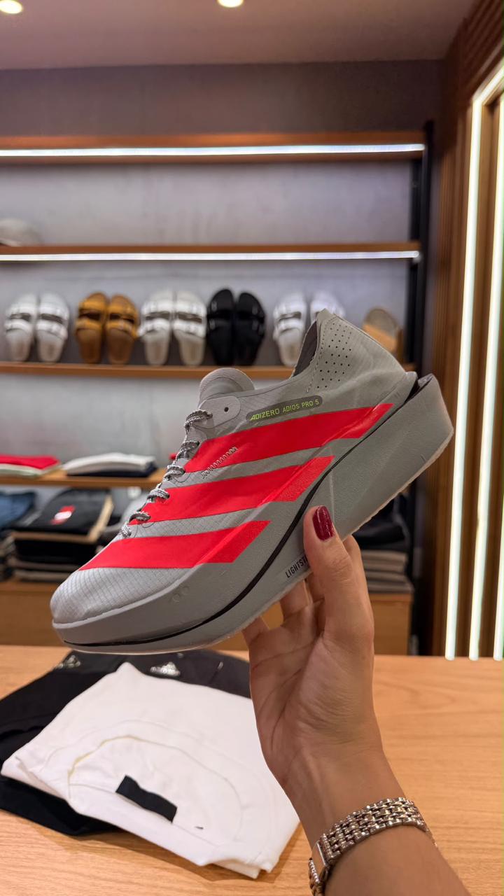 Tênis Adidas Running Cinza e Vermelho