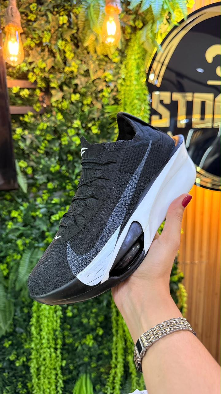 Tênis Nike Running Preto e Branco