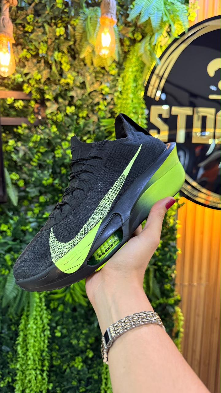 Tênis Nike Running Preto e Verde Neon