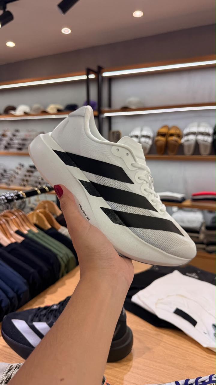 Tênis Adidas Running Branco com Listras Pretas