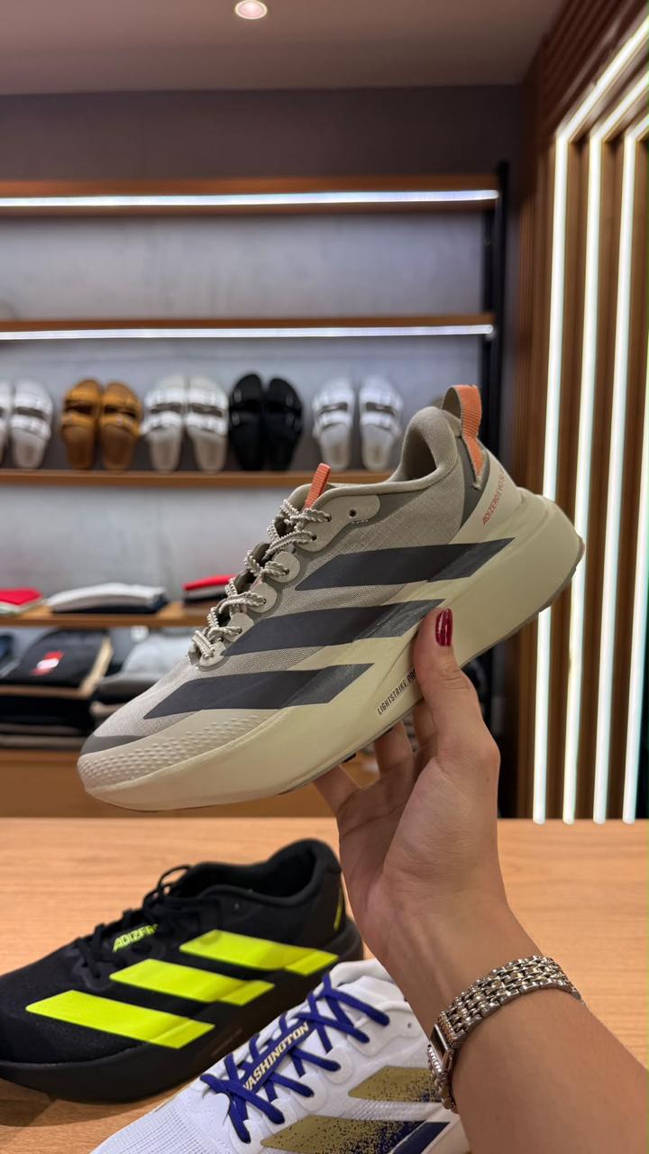 Tênis Adidas Running Bege e Preto