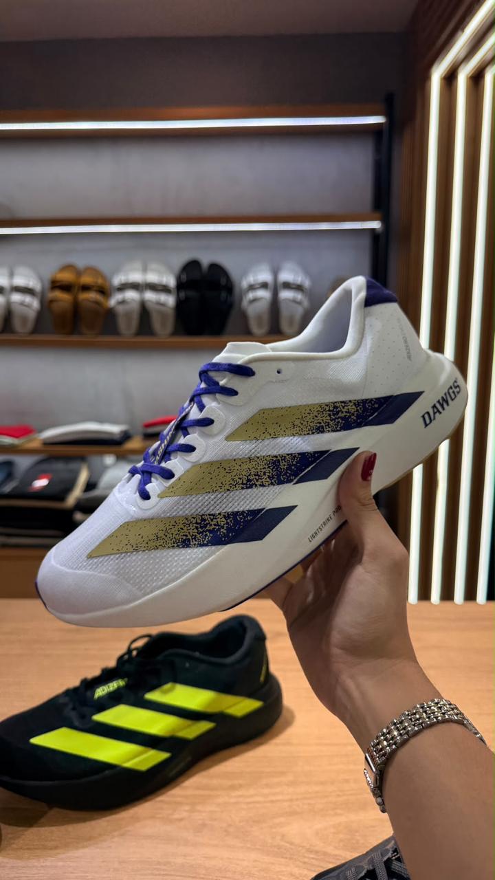 Tênis Adidas Running Branco com Listras Douradas