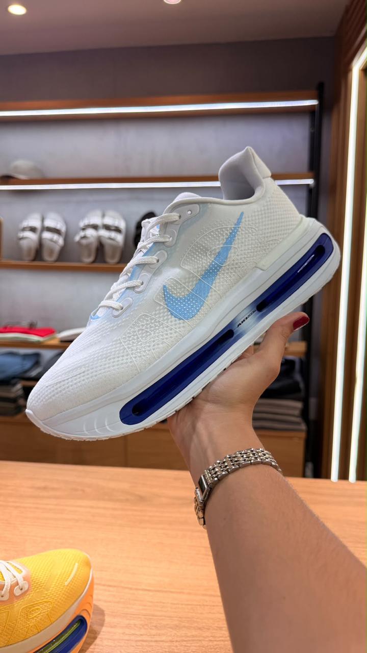 Tênis Nike Running Branco e Azul com Amortecimento