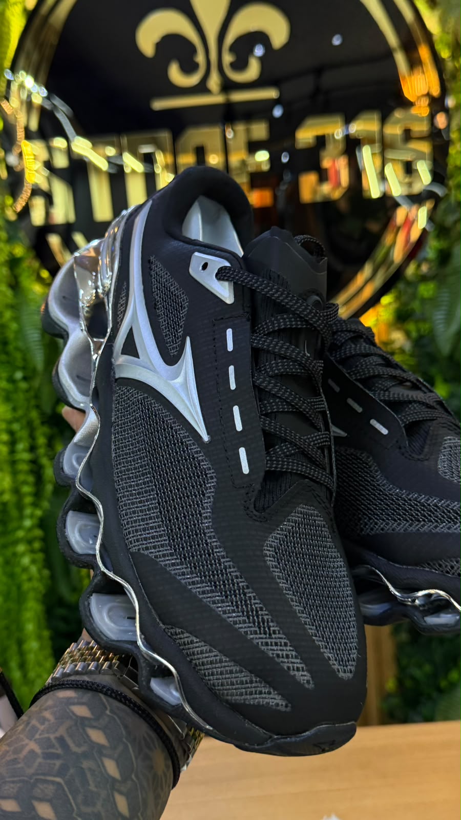 Tênis Mizuno Running Preto Sola Ondulada