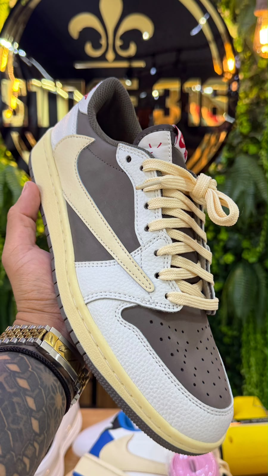 Tênis Nike Casual Cano Baixo Marrom e Creme