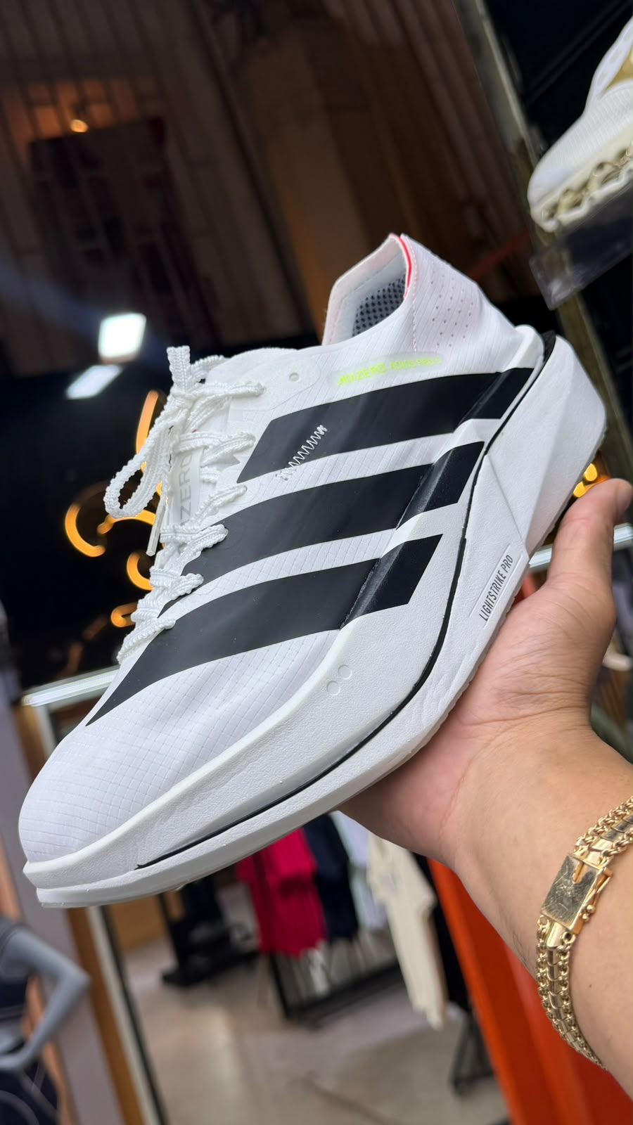 Tênis Adidas Running Branco e Preto Esportivo
