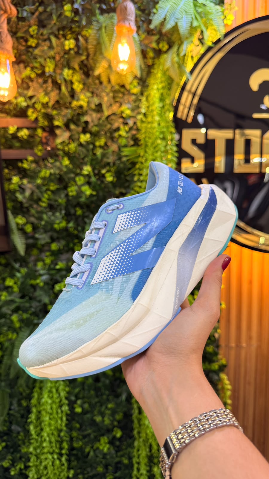 Tênis New Balance Running Azul Claro e Off-White