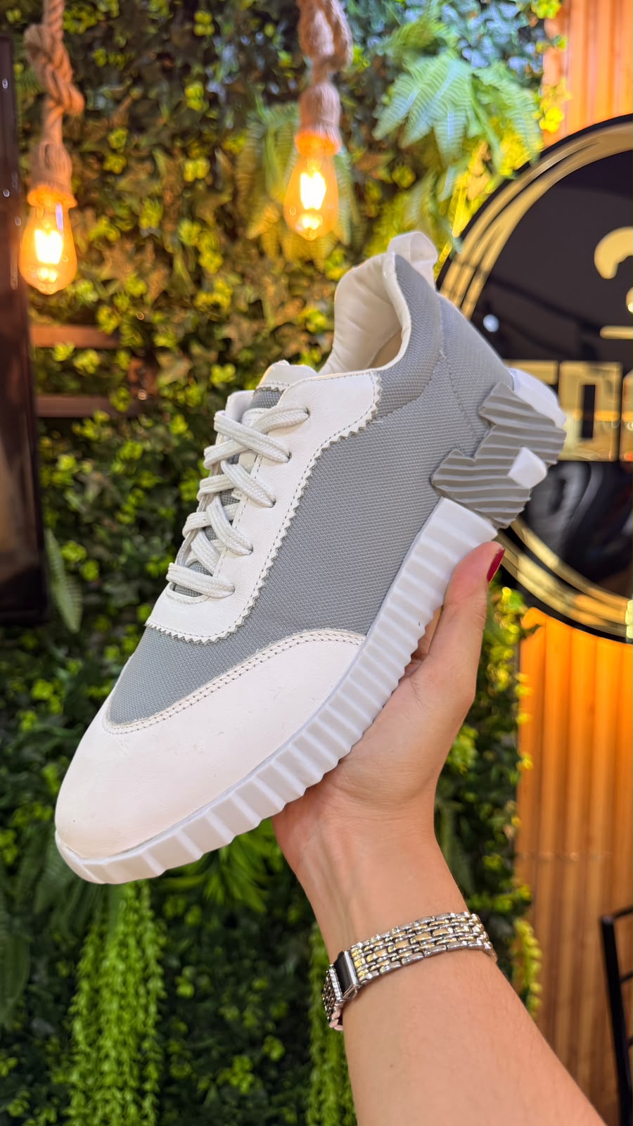 Tênis Hermès Casual Cinza e Branco