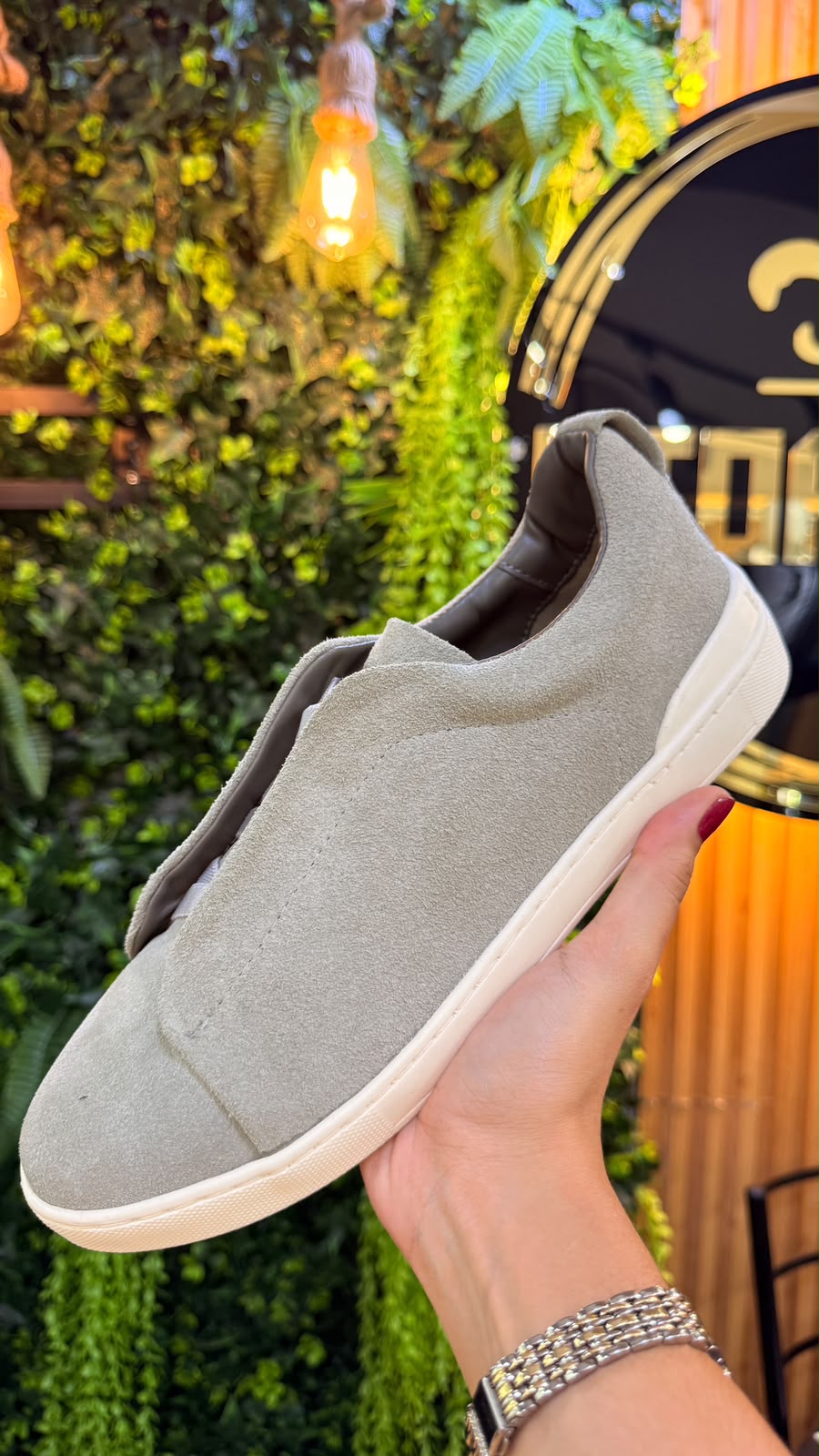 Tênis Slip-On Camurça Cinza