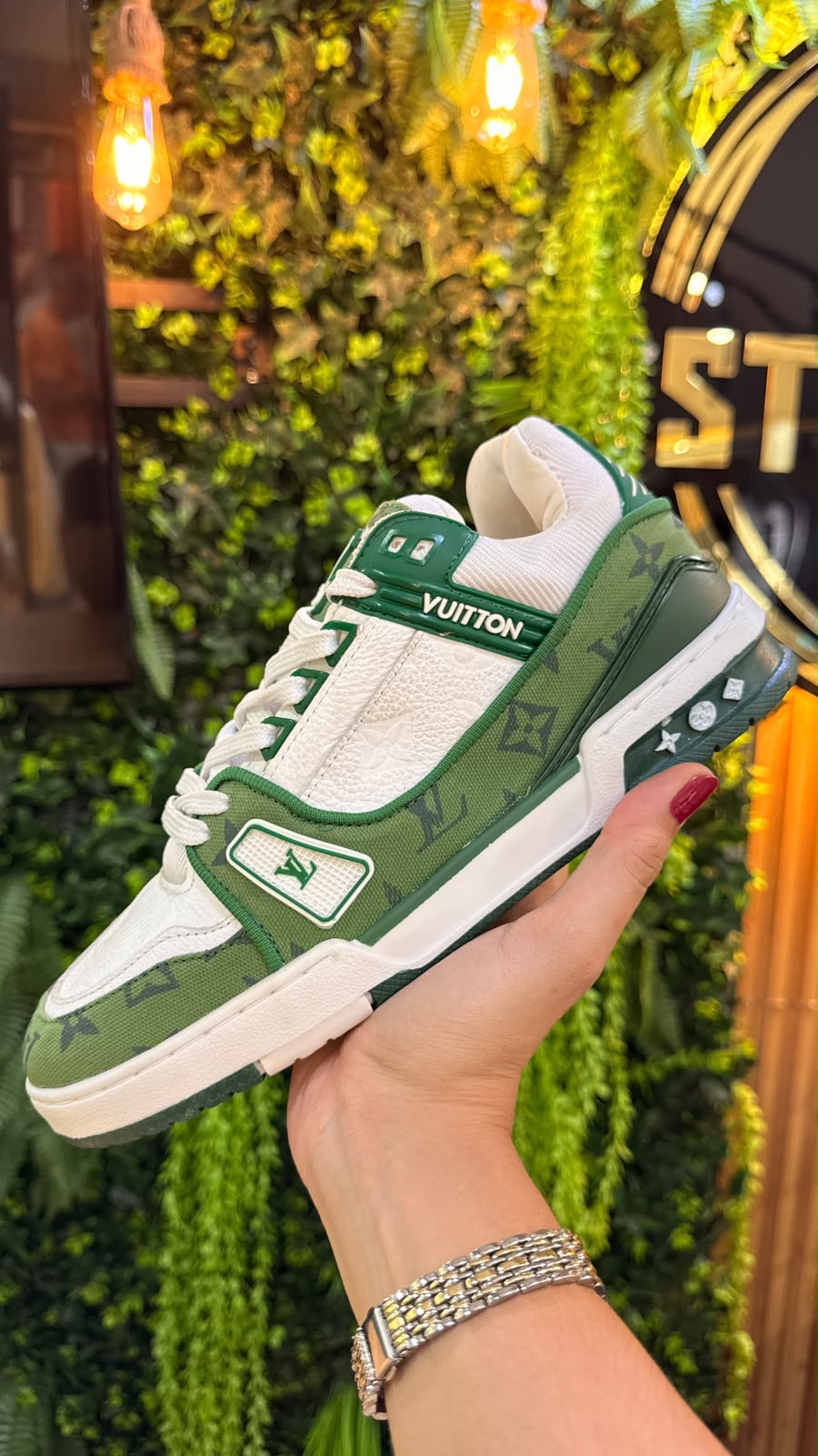 Tênis Louis Vuitton Casual Verde e Branco