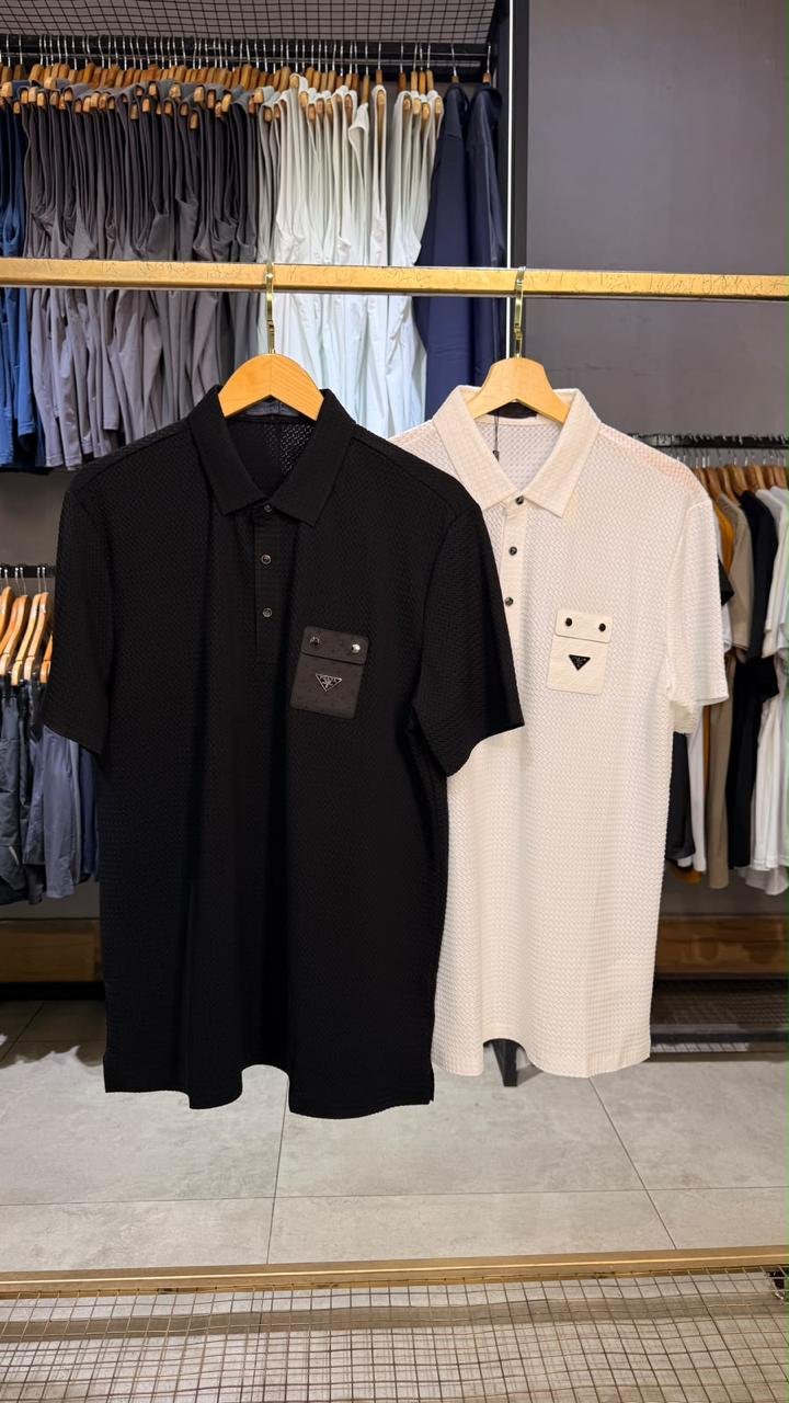 Camisa Polo Prada Placa no Peito