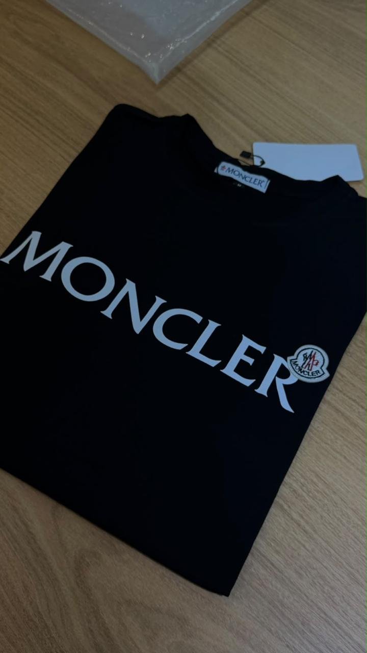 Camiseta Moncler Letreiro Frontal