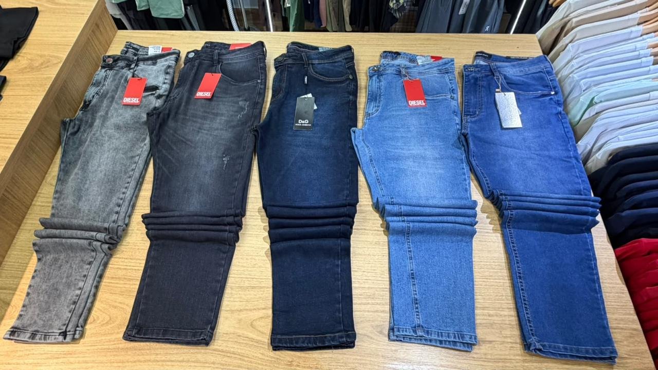 Calça Jeans Lavagens Variadas — foto 2